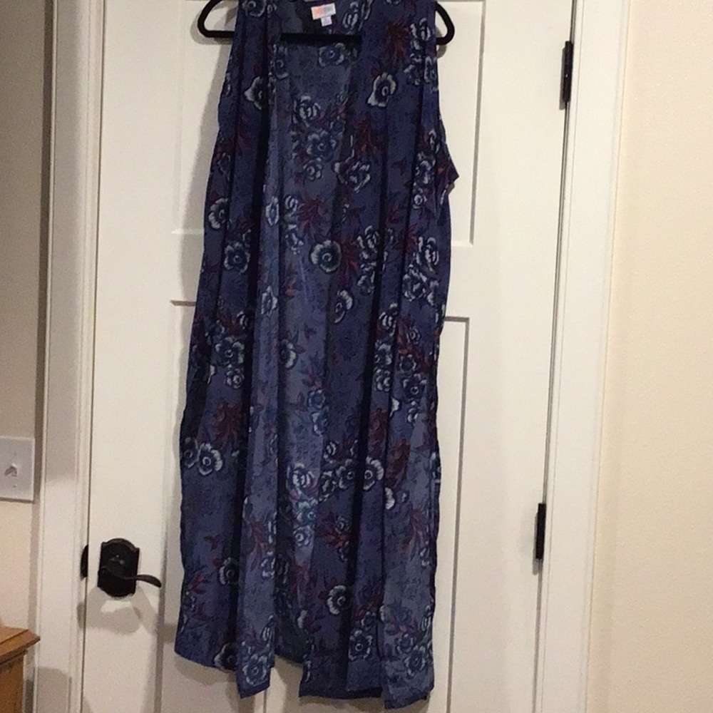 Lularoe  beautiful long vest with side slits!